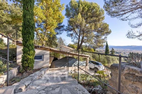 Exclusivité -Villeneuve -Maison rénovée avec piscine et vue dégagée - 140m² sur plus de 1000m² de te