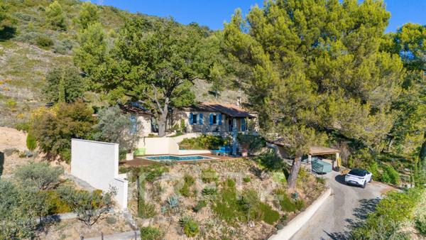 Exclusivité -Villeneuve -Maison rénovée avec piscine et vue dégagée - 140m² sur plus de 1000m² de te