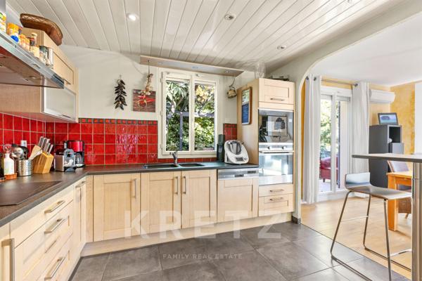 Exclusivité -Villeneuve -Maison rénovée avec piscine et vue dégagée - 140m² sur plus de 1000m² de te