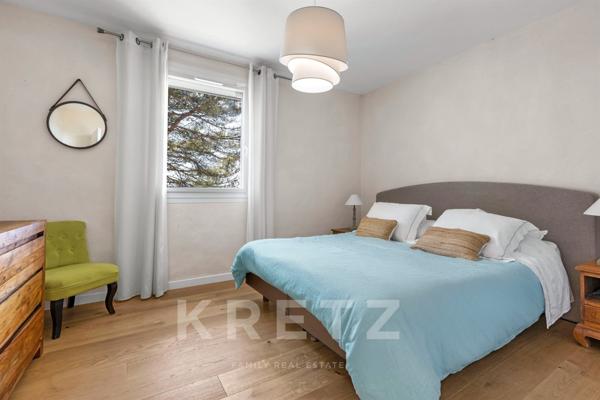 Exclusivité -Villeneuve -Maison rénovée avec piscine et vue dégagée - 140m² sur plus de 1000m² de te