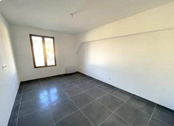 Lommoye (78270) GRANGE RENOVEE 5 PIECES 3 CHAMBRES LOMMOYE YVELINES