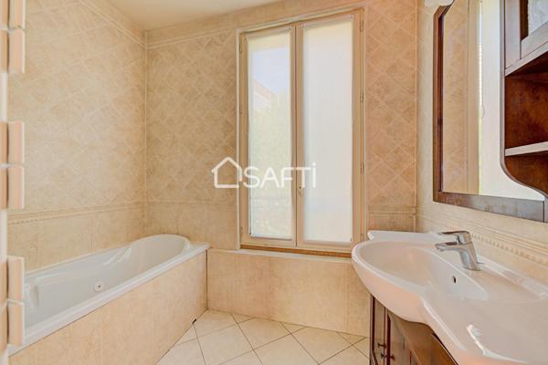 Description de cette maison de 6 pièces et 140 m2