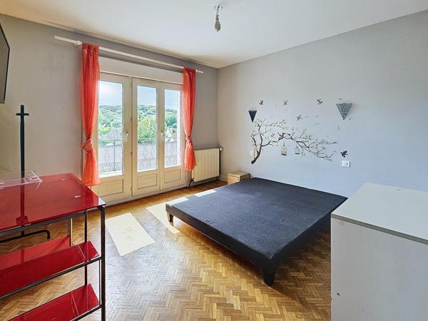 Appartement 4 pièces avec un grand garage en sous-sol