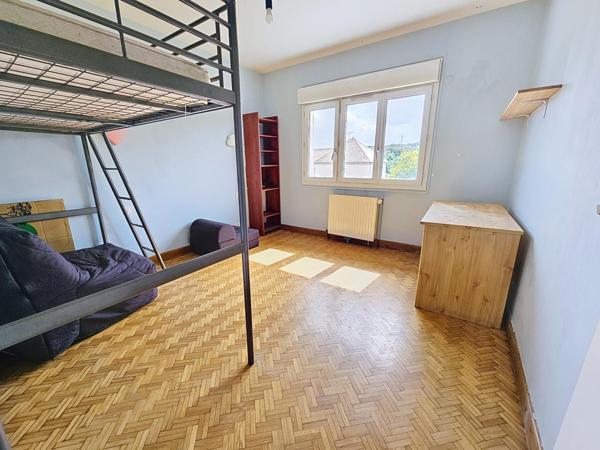 Appartement 4 pièces avec un grand garage en sous-sol