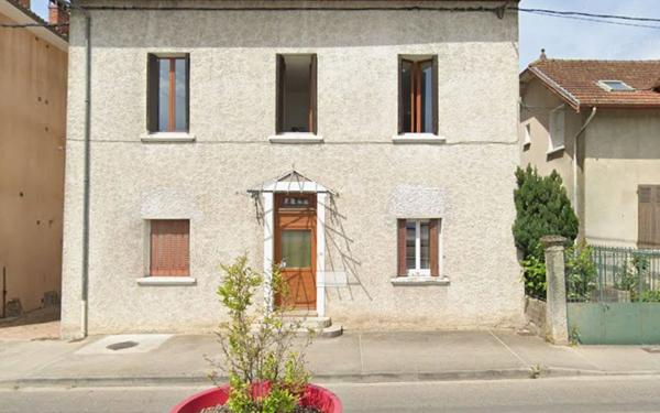 Immeuble à vendre    10 pièces • 211 m2 Les Avenières