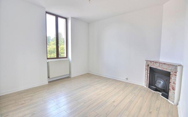 Immeuble à vendre    10 pièces • 211 m2 Les Avenières