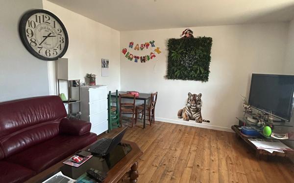 Immeuble à vendre    10 pièces • 211 m2 Les Avenières