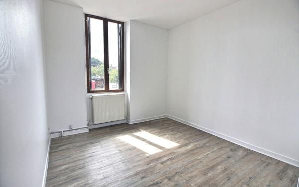 Immeuble à vendre    10 pièces • 211 m2 Les Avenières