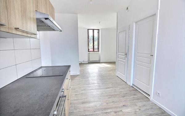 Immeuble à vendre    10 pièces • 211 m2 Les Avenières