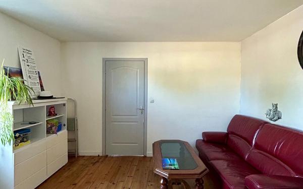 Immeuble à vendre    10 pièces • 211 m2 Les Avenières