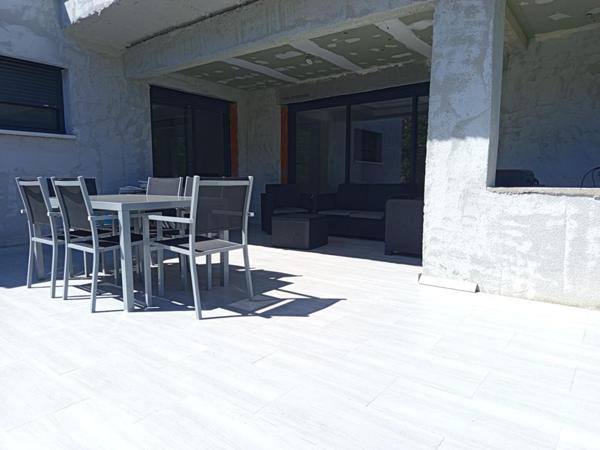 Villa neuve contemporaine 220m²  4 chambres sur terrain de 1200m² Donzère 465 000HAI