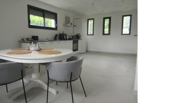 Villa neuve contemporaine 220m²  4 chambres sur terrain de 1200m² Donzère 465 000HAI