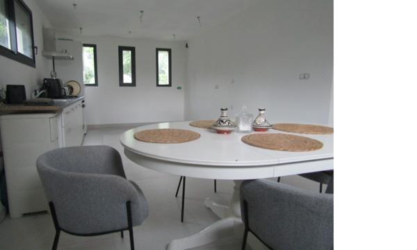Villa neuve contemporaine 220m²  4 chambres sur terrain de 1200m² Donzère 465 000HAI