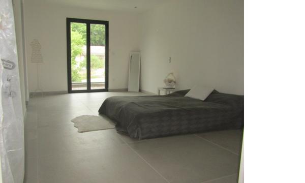 Villa neuve contemporaine 220m²  4 chambres sur terrain de 1200m² Donzère 465 000HAI
