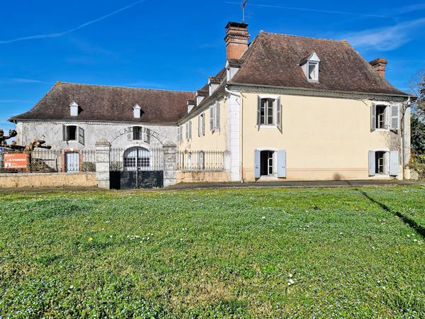 Guinarthe-Parenties (64390) Immeuble de 550 m² – Fort potentiel – Parcelle de 8 573 m²