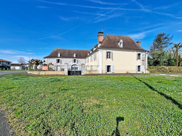 Guinarthe-Parenties (64390) Immeuble de 550 m² – Fort potentiel – Parcelle de 8 573 m²