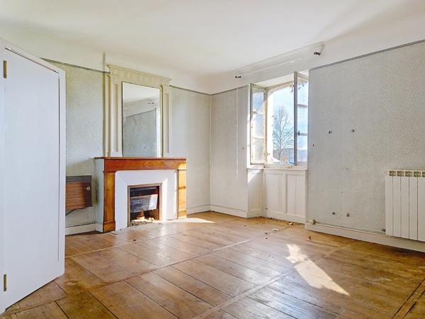 Guinarthe-Parenties (64390) Immeuble de 550 m² – Fort potentiel – Parcelle de 8 573 m²