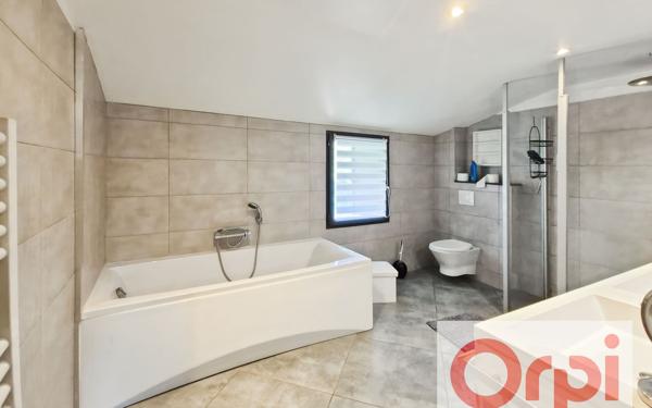 Maison à vendre    7 pièces •  Castelnau-d'Estrétefonds