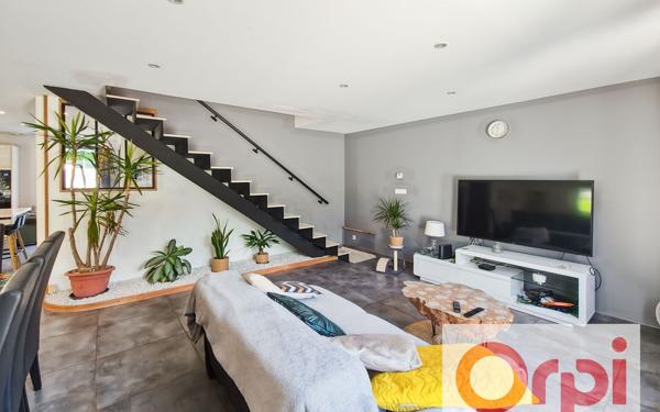 Maison à vendre    7 pièces •  Castelnau-d'Estrétefonds