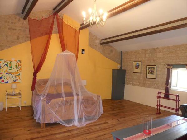 Belle maison avec gite, dépendances et grand jardin