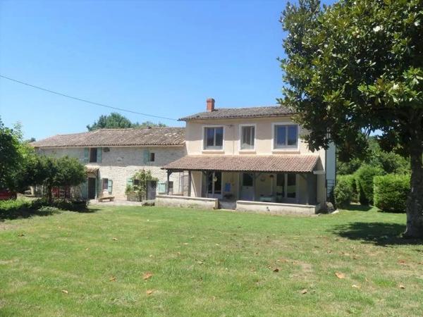 Belle maison avec gite, dépendances et grand jardin