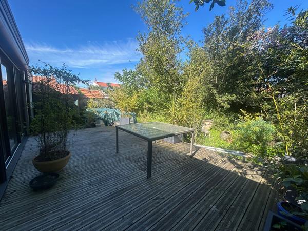 Maison - 143m2 - 4 chambres - 2 garages - La Trompette 669 000 € **  - Référence  MR740