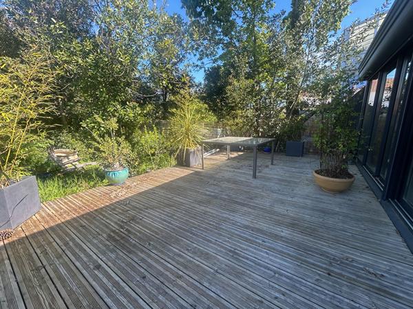 Maison - 143m2 - 4 chambres - 2 garages - La Trompette 669 000 € **  - Référence  MR740