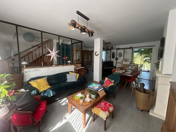 Maison - 143m2 - 4 chambres - 2 garages - La Trompette 669 000 € **  - Référence  MR740