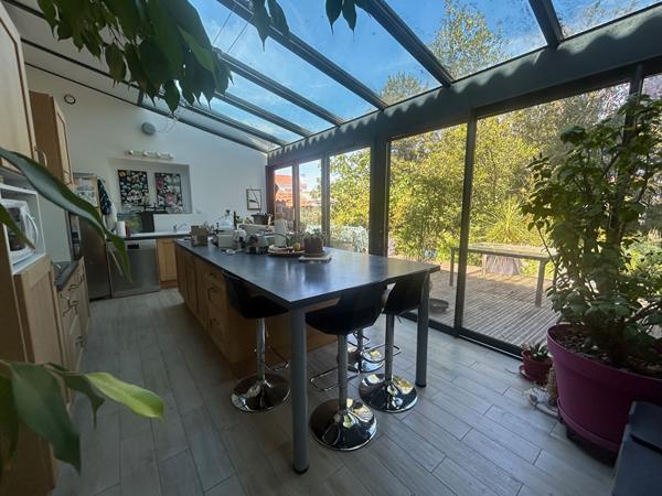 Maison - 143m2 - 4 chambres - 2 garages - La Trompette 669 000 € **  - Référence  MR740