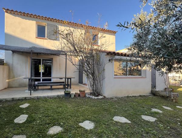 Lauris (84360) Maison avec jardin, piscine et dépendance proche du village