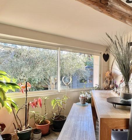 Lauris (84360) Maison avec jardin, piscine et dépendance proche du village