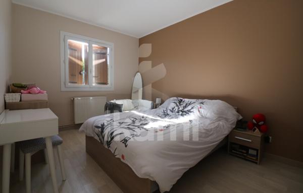 Villa plain-pied coeur d'Anneyron 3 chambres sur 645 m2 de terrain