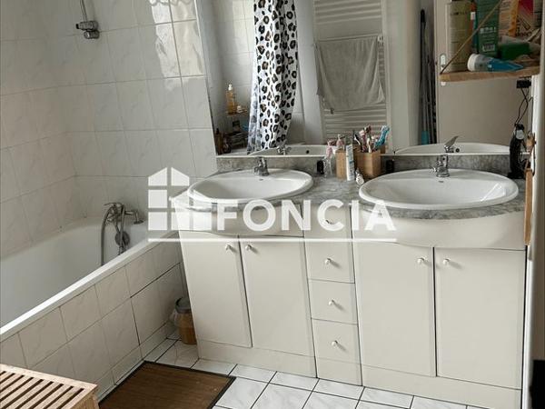 Location Maison 4 pièces 84.9 m² - 37 RUE DE JUSSIEU Roissy En Brie 77680