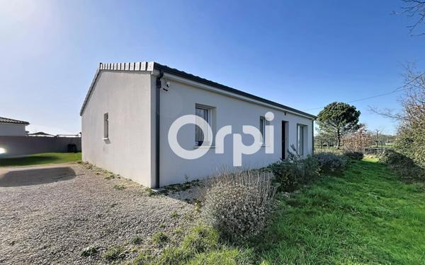 Maison à vendre    4 pièces •  Atur