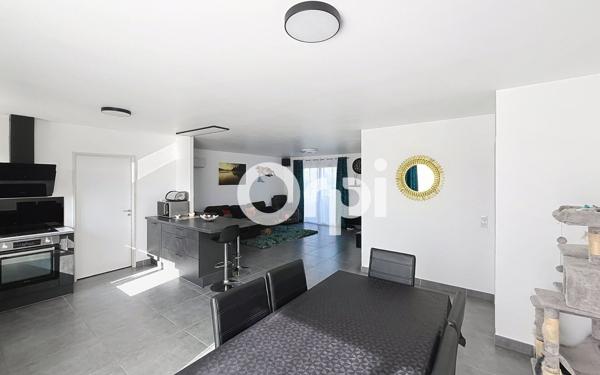 Maison à vendre    4 pièces •  Atur