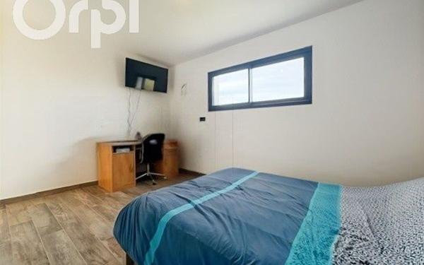 Maison à louer    1 pièce •  Saint-Maurice-d'Ardèche