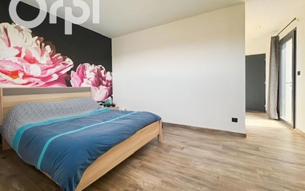 Maison à louer    1 pièce •  Saint-Maurice-d'Ardèche