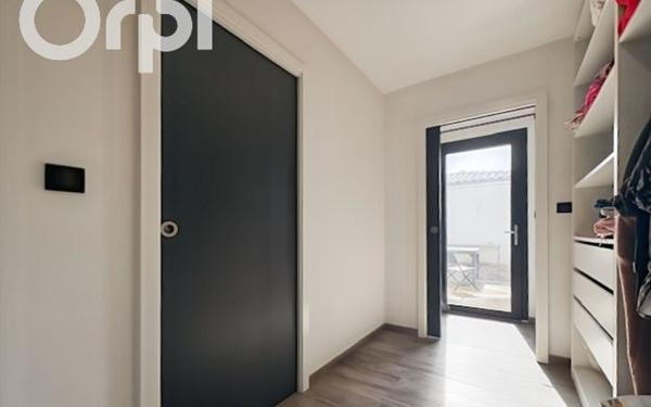 Maison à louer    1 pièce •  Saint-Maurice-d'Ardèche