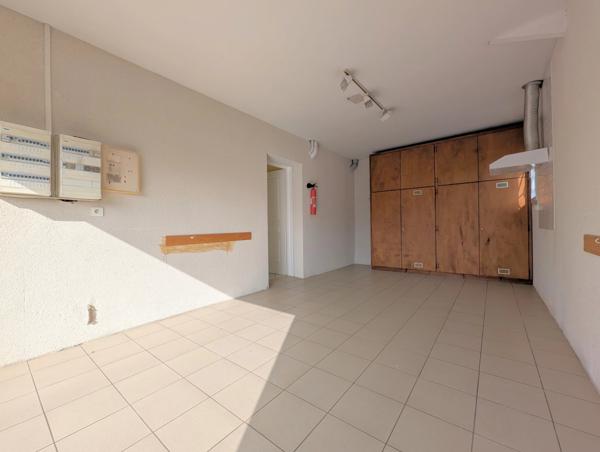 Joli pavillon avec garages et jardin proche du centre ville de Villeneuve Sur Lot