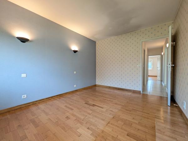 Joli pavillon avec garages et jardin proche du centre ville de Villeneuve Sur Lot