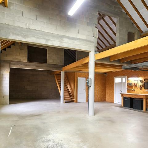 Maison contemporaine de 202 m² – Garage exceptionnel de 130 m² a vendre
