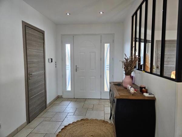 Maison contemporaine de 202 m² – Garage exceptionnel de 130 m² a vendre