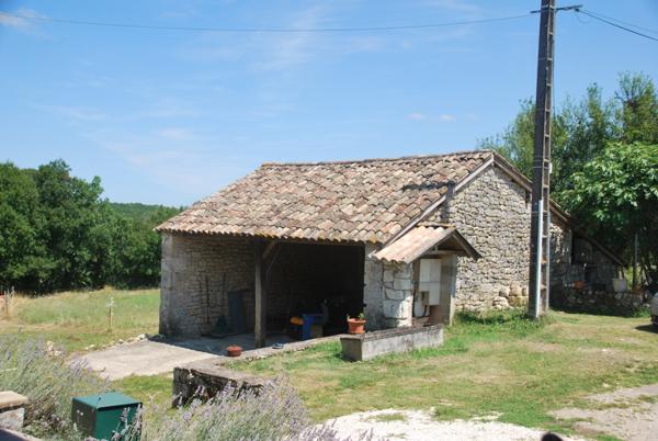 Montaigu-de-Quercy (82150) Propriété avec deux maisons, piscine et dépendances