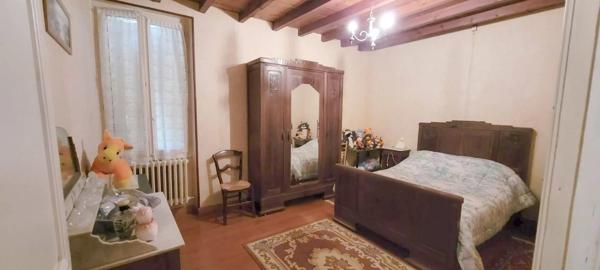 Propriété dans un cadre champêtre.
