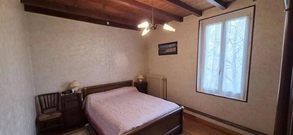 Propriété dans un cadre champêtre.