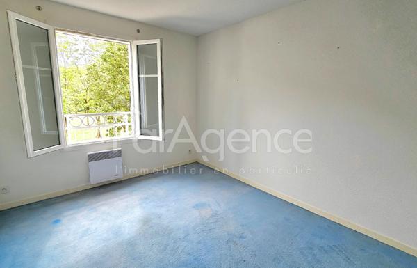 Maison Vue parc et résidence avec piscine