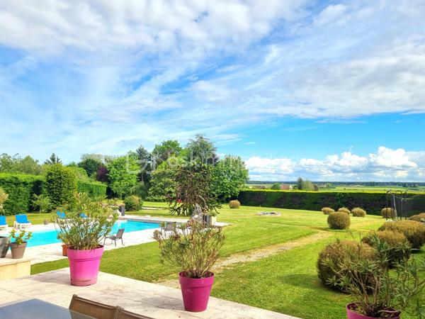 Venez visiter SANS TARDER cette belle propriété située dans un charmant village recherché pour son calme et sa tranquillité, commune avec école (maternelle et élémentaire) à 2 km de NANGIS  (gare SNCF ligne P, commerces, commodités et écoles : collège, lycée).

Cette magnifique maison en pierre d'environ 245 m² rénovée de façon contemporaine édifiée sur un terrain de 4974 m², vous offre au rez-de-chaussée une entrée avec placard, un vaste salon lumineux d'environ 48 m² avec un poêle canadien , une salle à manger avec four à pizza, une cuisine aménagée et équipée donnant accès à la terrasse, une buanderie, une chambre, une salle de sport , un WC indépendant avec lave-mains ainsi qu'une salle d'eau avec douche à l'italienne.
Vous bénéficierez à l'étage une belle pièce palière aménagée en bureau, un couloir desservant une salle d'eau, un WC indépendant avec lave-mains, 3 chambres avec vue sur la campagne environnante dont une grande SUITE PARENTALE avec son dressing ainsi que sa salle de bains avec double vasque, douche à l'italienne et baignoire.

A l'extérieur vous découvrirez un beau jardin avec un espace boisée entièrement clos et sans vis à vis, d'une grande terrasse totalement carrelée de 60 m² exposé plein SUD, d'une superbe PISCINE CHAUFFÉE (11 m * 4,5 m ) et un boulodrome vient parfaire ce bien.

Vous bénéficierez également d'un puits, de deux annexes, d'un garage attenant, d'un grenier, d'une cave voûtée et de plusieurs places de stationnement dans la cour en pavée.

Les volumes, la luminosité, le charme de l'ancien, la piscine vous seront très largement profitables et agréables !!!

Pour tout renseignement complémentaire n'hésitez pas à contacter Julien & Cindy LUCIANI au 06 52 63 33 63.