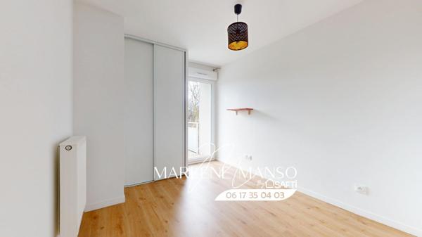 T4 proche du tram C avec grande terrasse et balcon