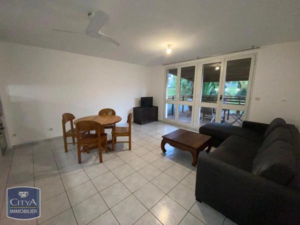 Appartement à louer 2 pièces 48m² Saint-Denis (97417)