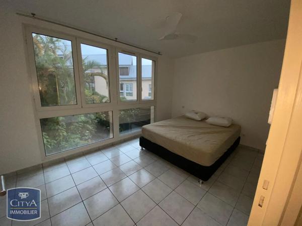 Appartement à louer 2 pièces 48m² Saint-Denis (97417)